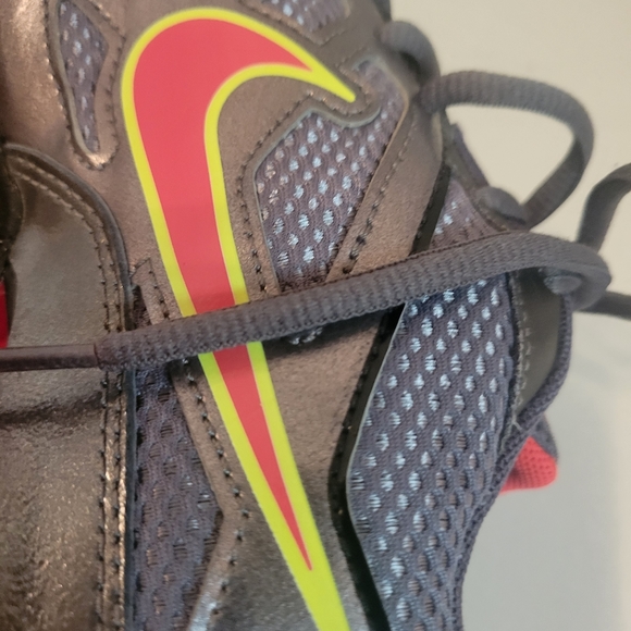 Nike Reax Run dominate Womens Run Dominate US Size 7 Gray Pink Sneakers Shoes - Picture 10 of 13